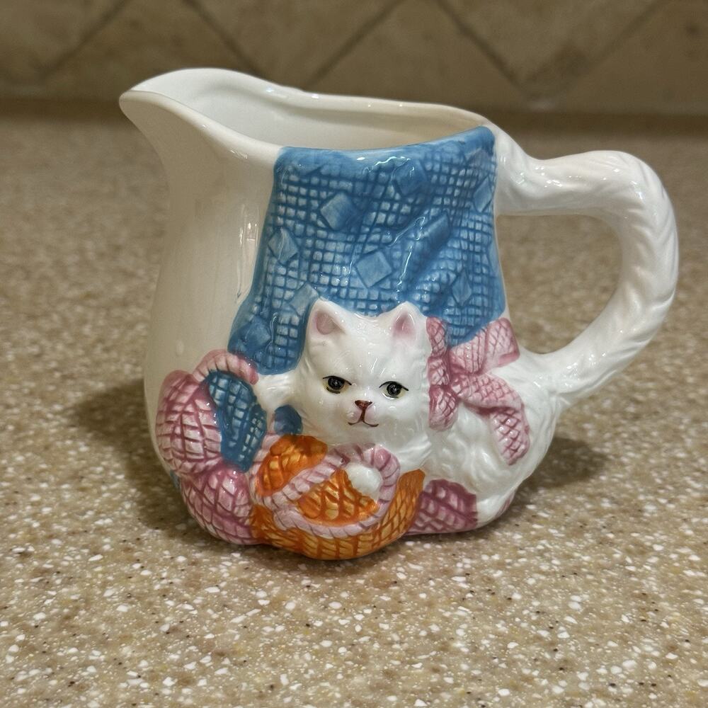 Vintage Knitty Kitty Creamer Ceramic Cat Cream Pitcher Cottage 80's Grandmacore